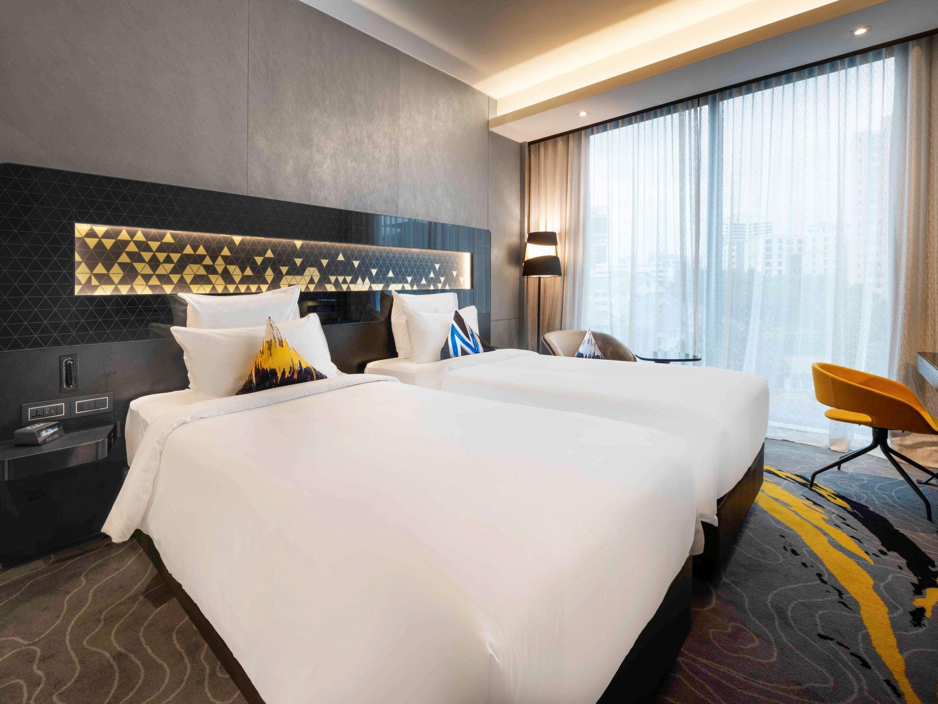 Novotel Singapore On Stevens Exterior photo